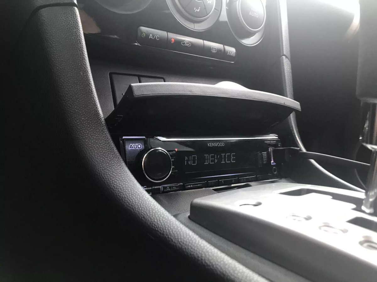 Магнитола в пепельницу Мазда 3