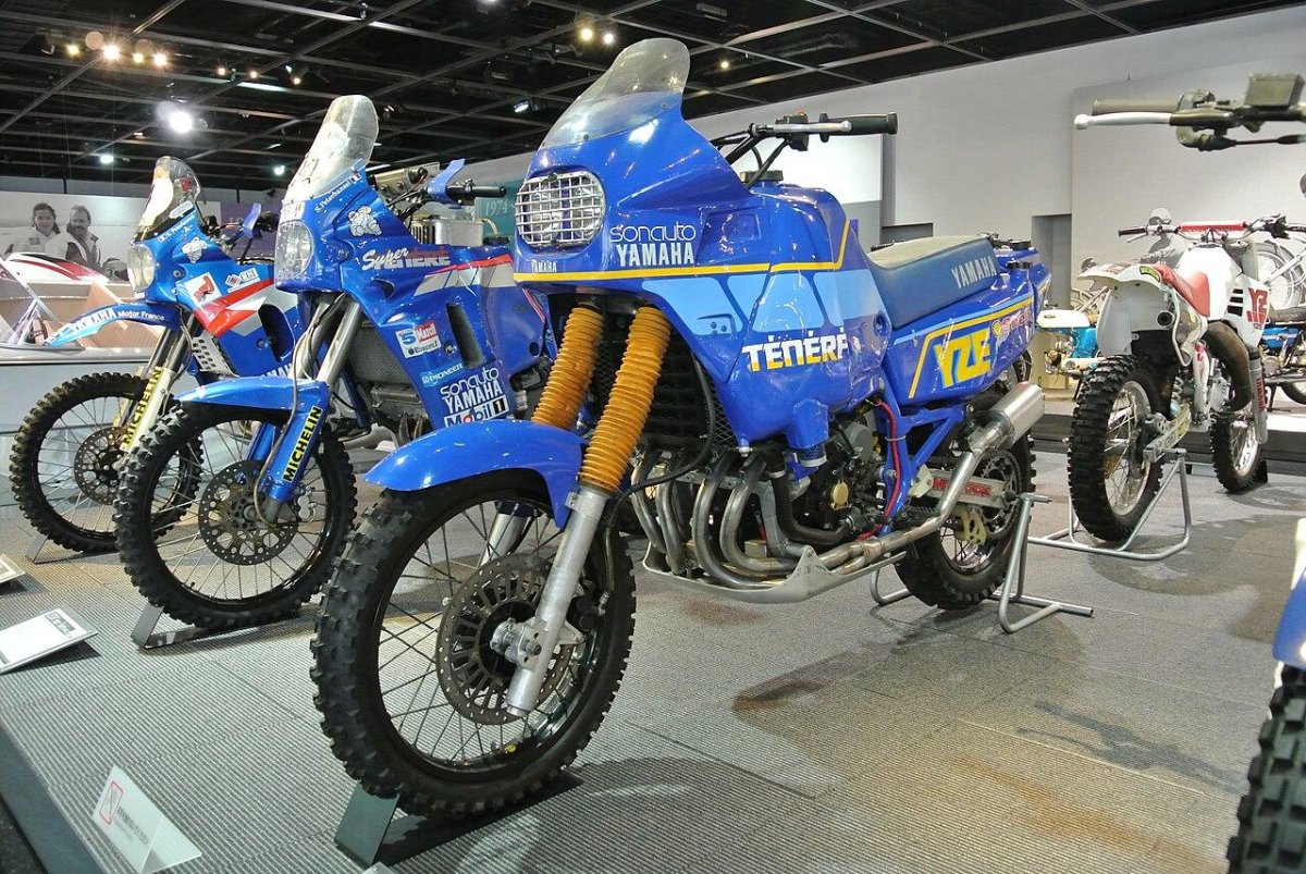 Yamaha yze750