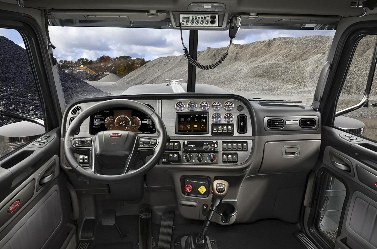 Петербилт 389 салон