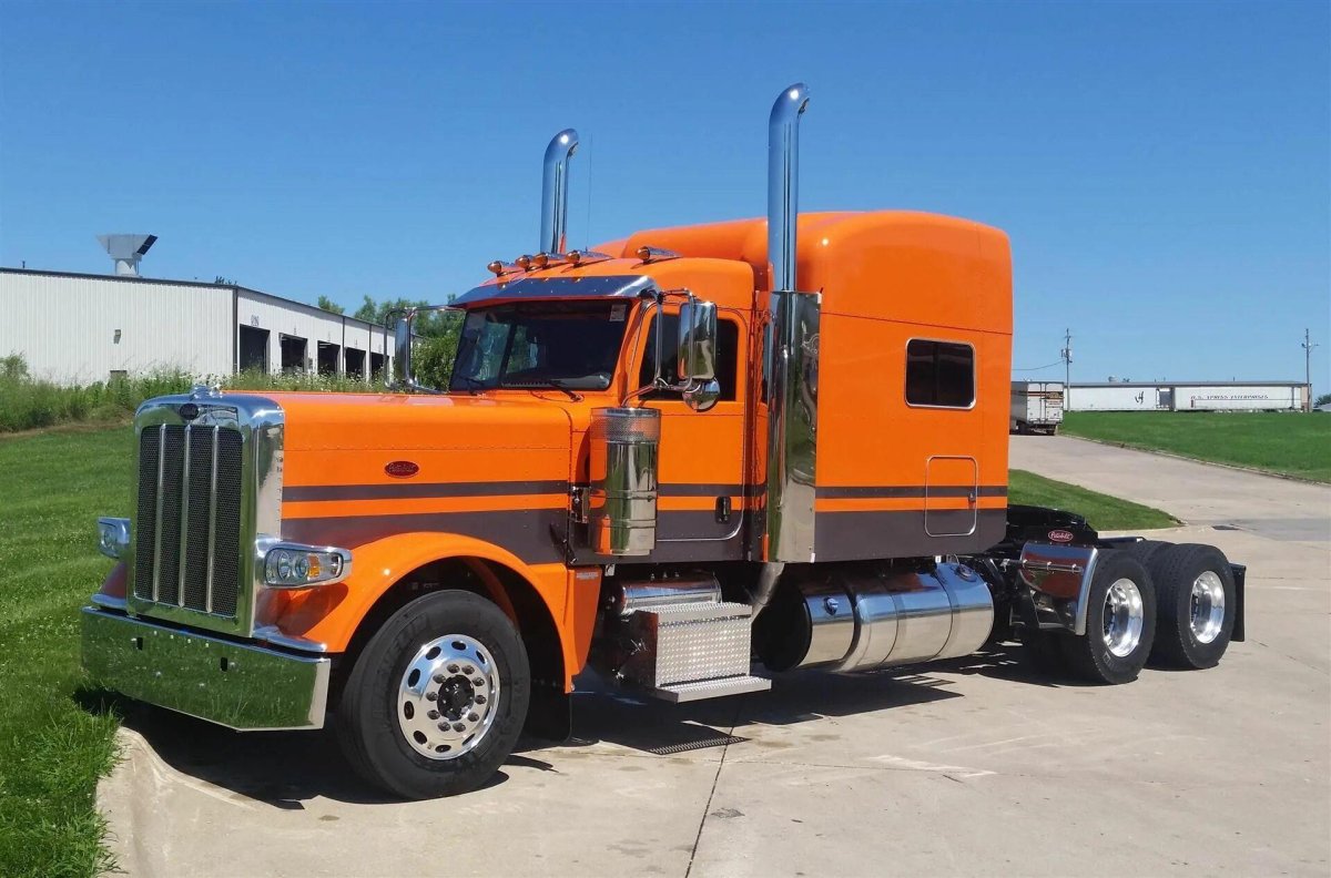 Тягач Peterbilt 389