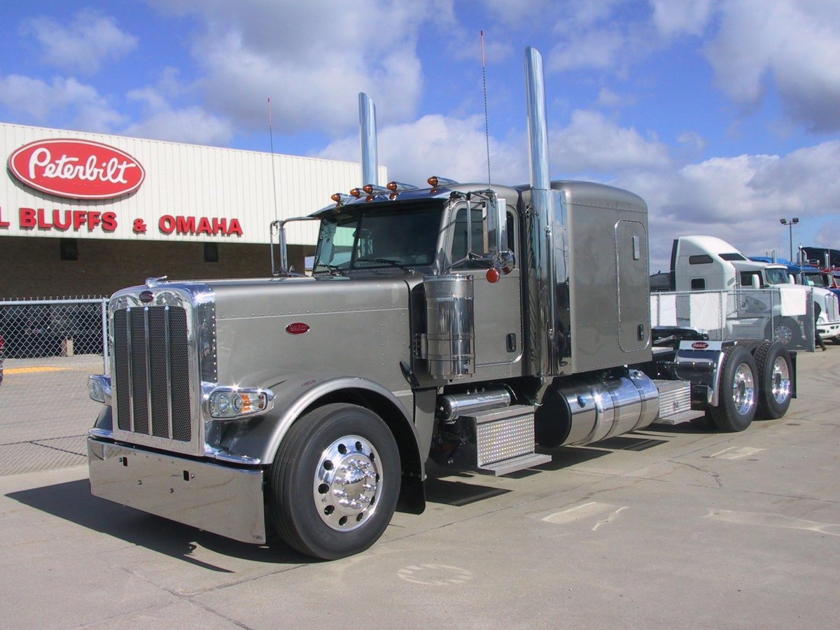 Двигатель Петербилт 389