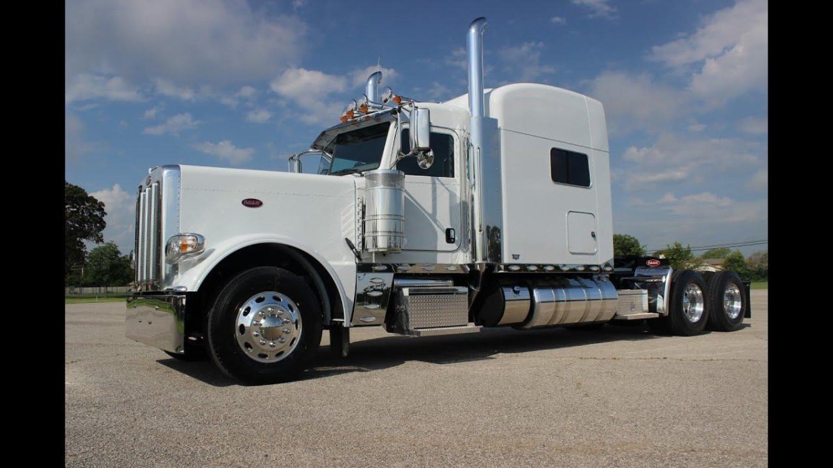 Peterbilt 389 White