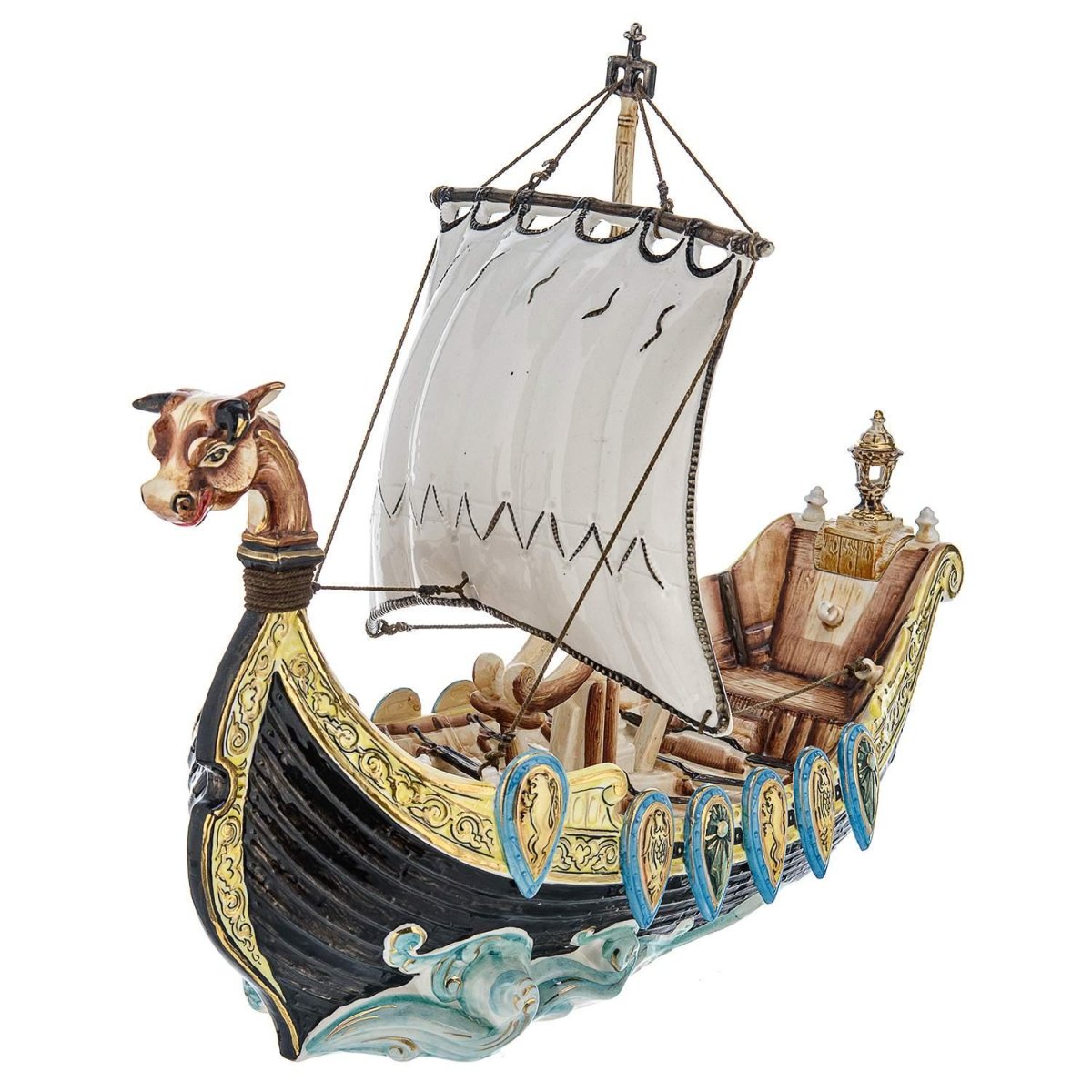 Фарфоровый парусник