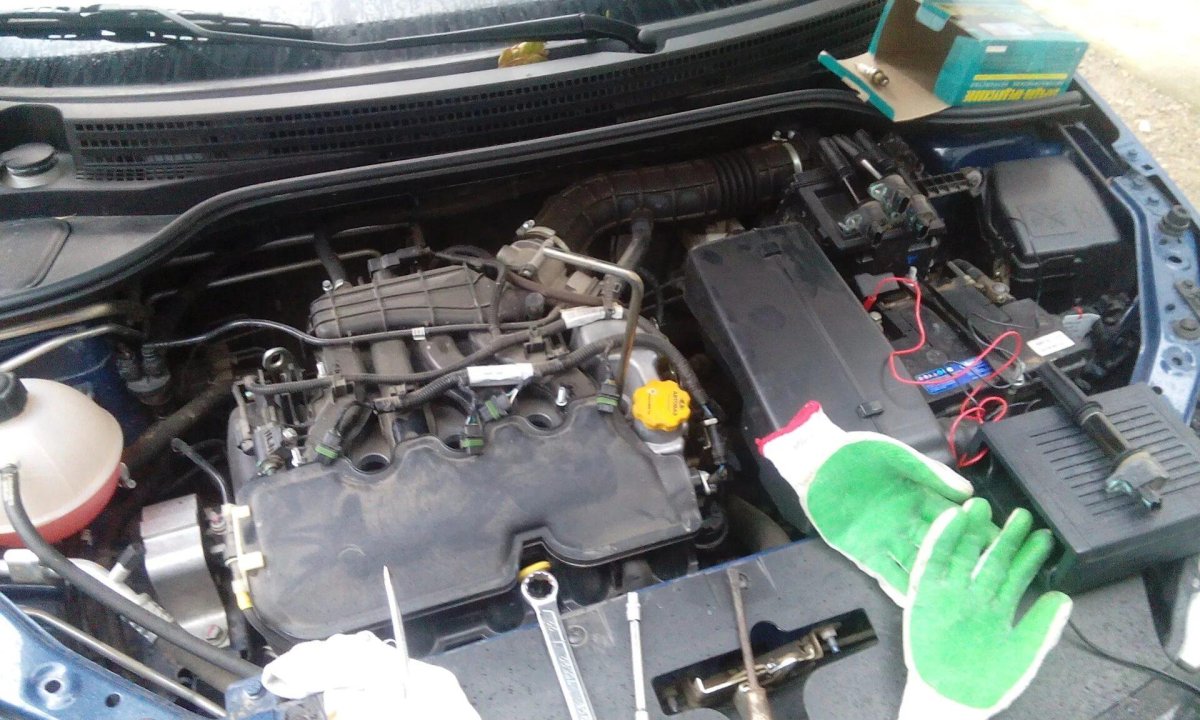 Подкапотное пространство Веста