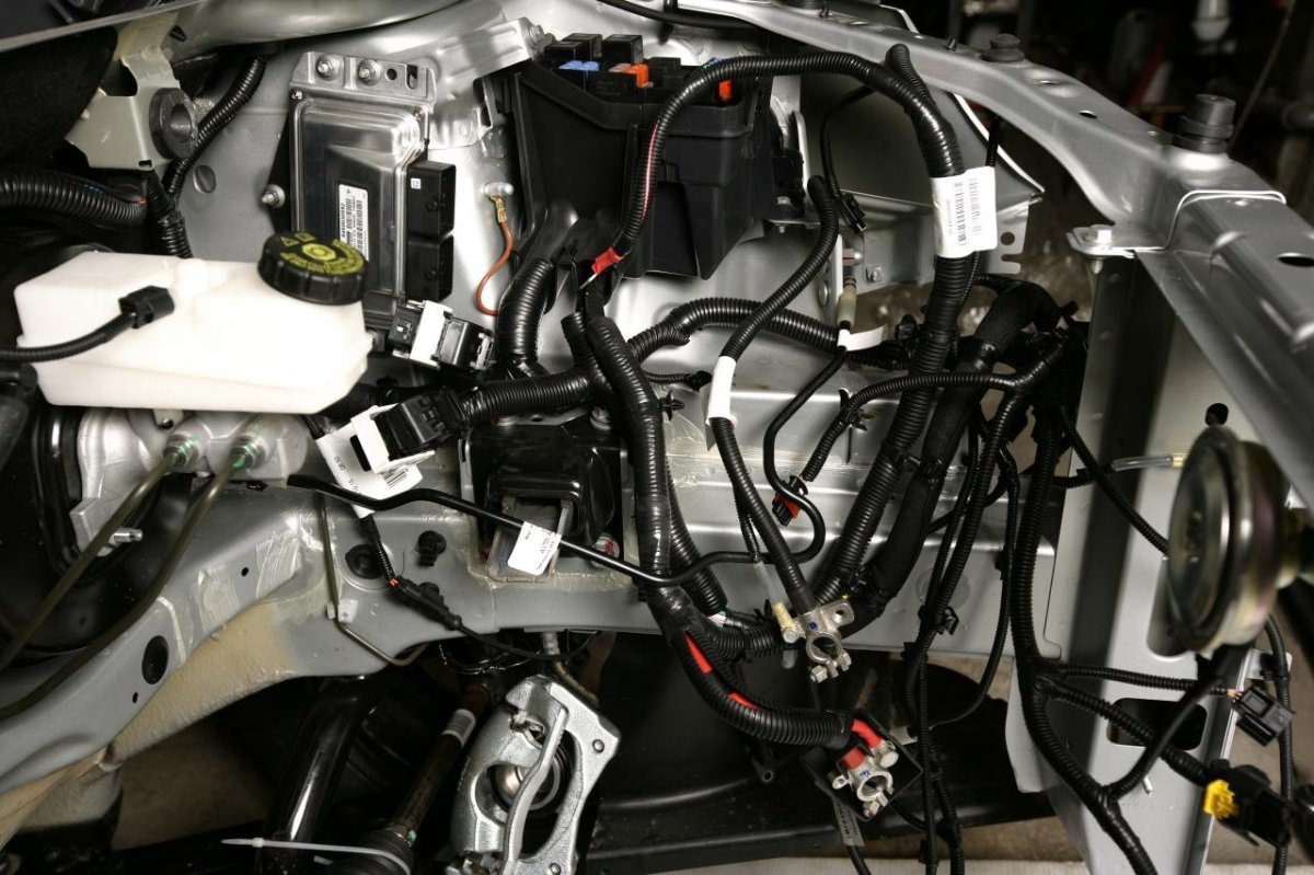 Подкапотное пространство Лада Веста