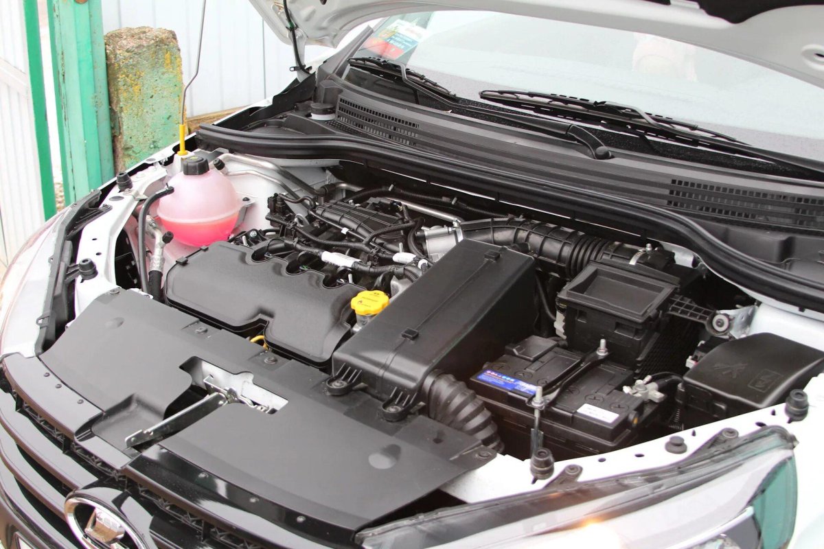 Моторный отсек Лада Веста