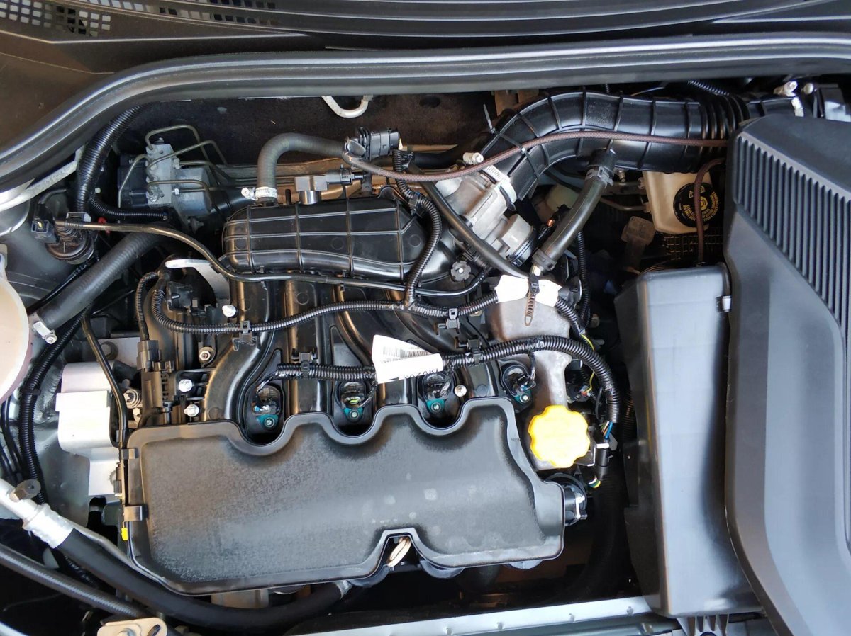 Моторный отсек Веста 1.6