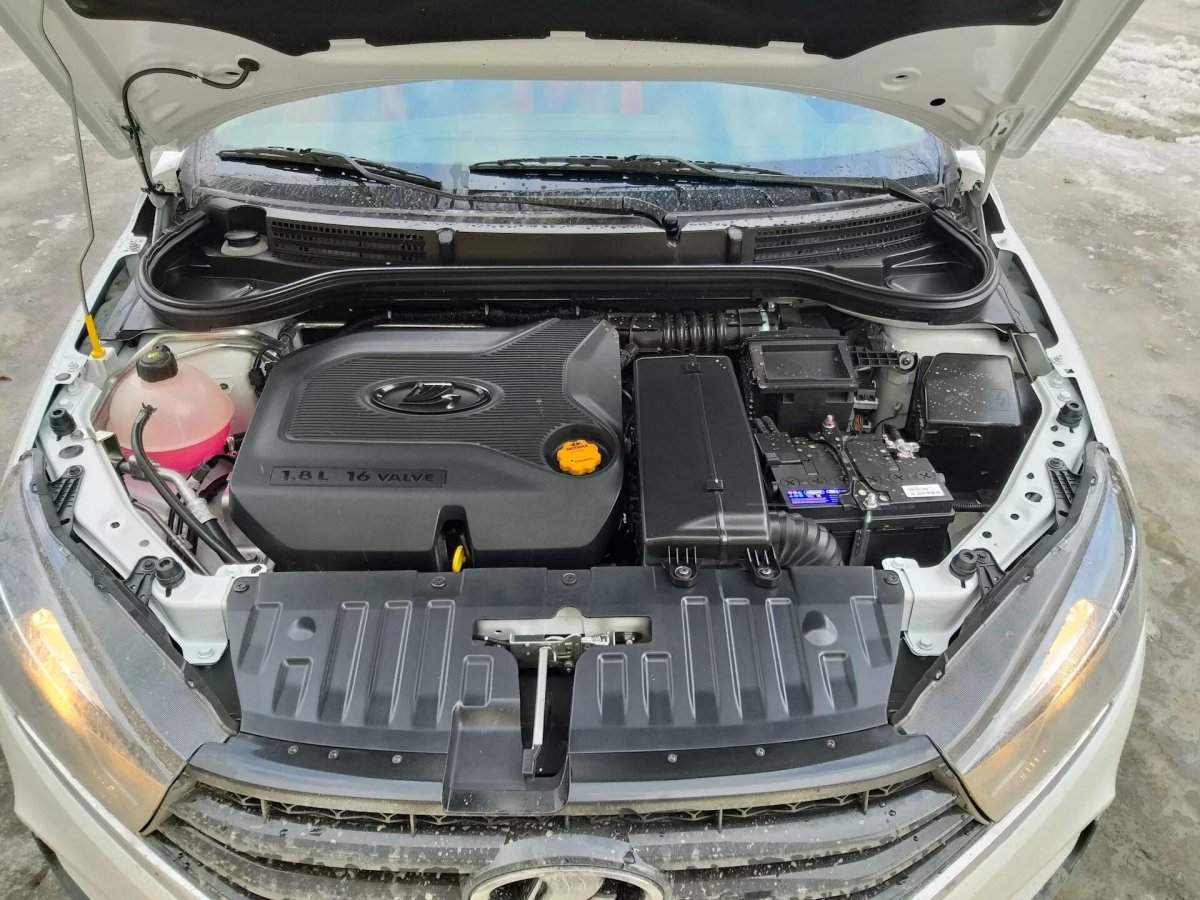 Лада Веста SW под капотом