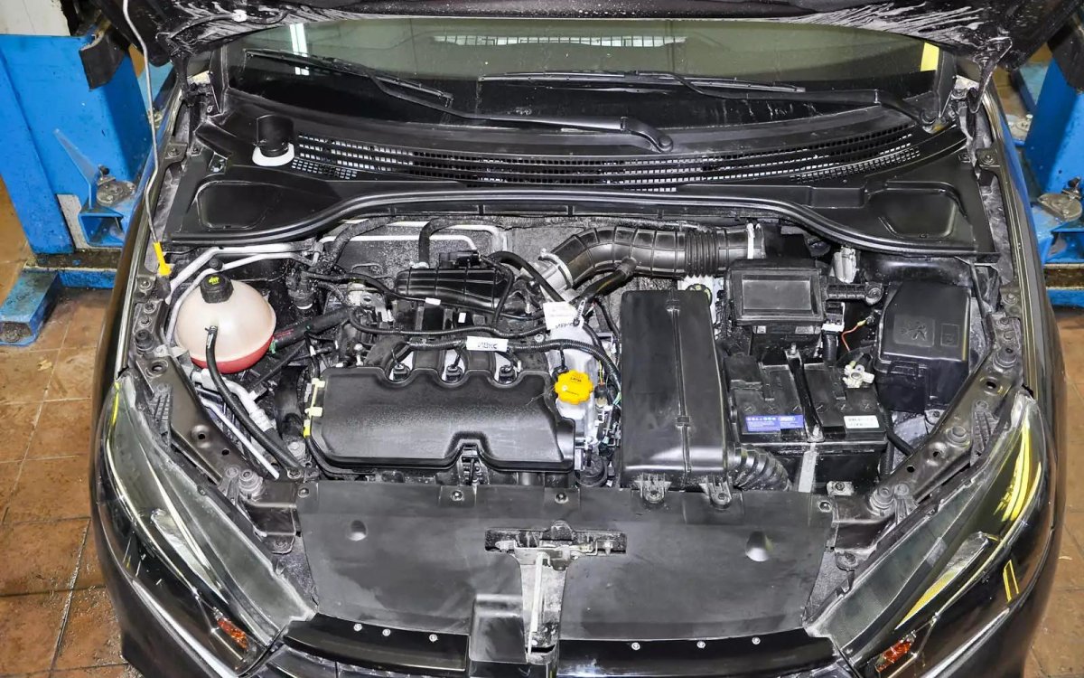 Двигательный отсек Лада-Веста