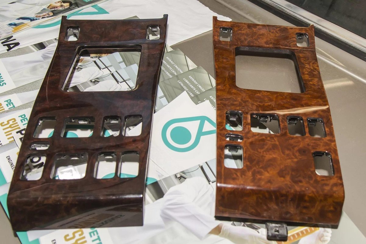 Рамки под дерево на Торпедо Мерседес 124