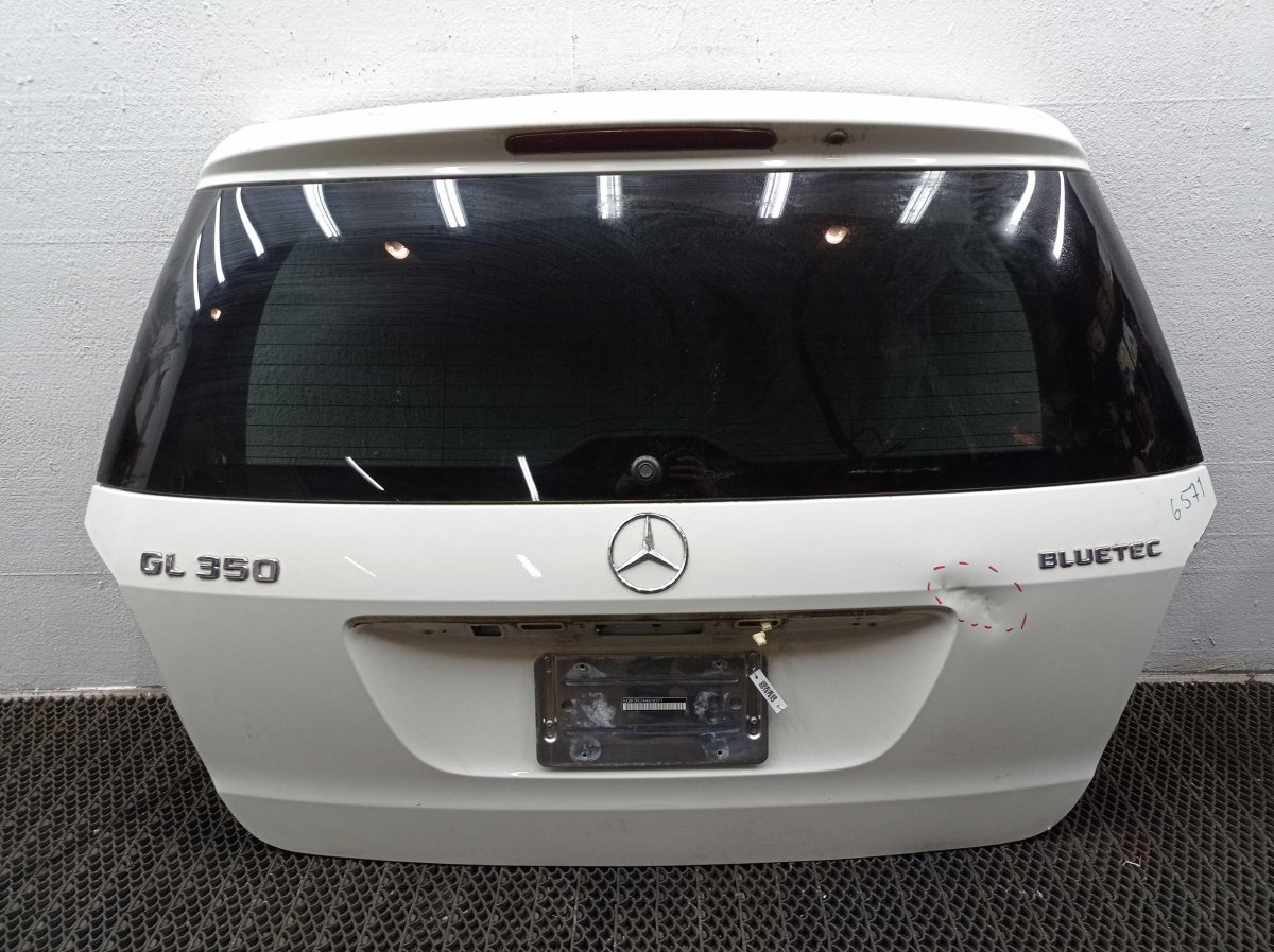 Крышка багажника Мерседес