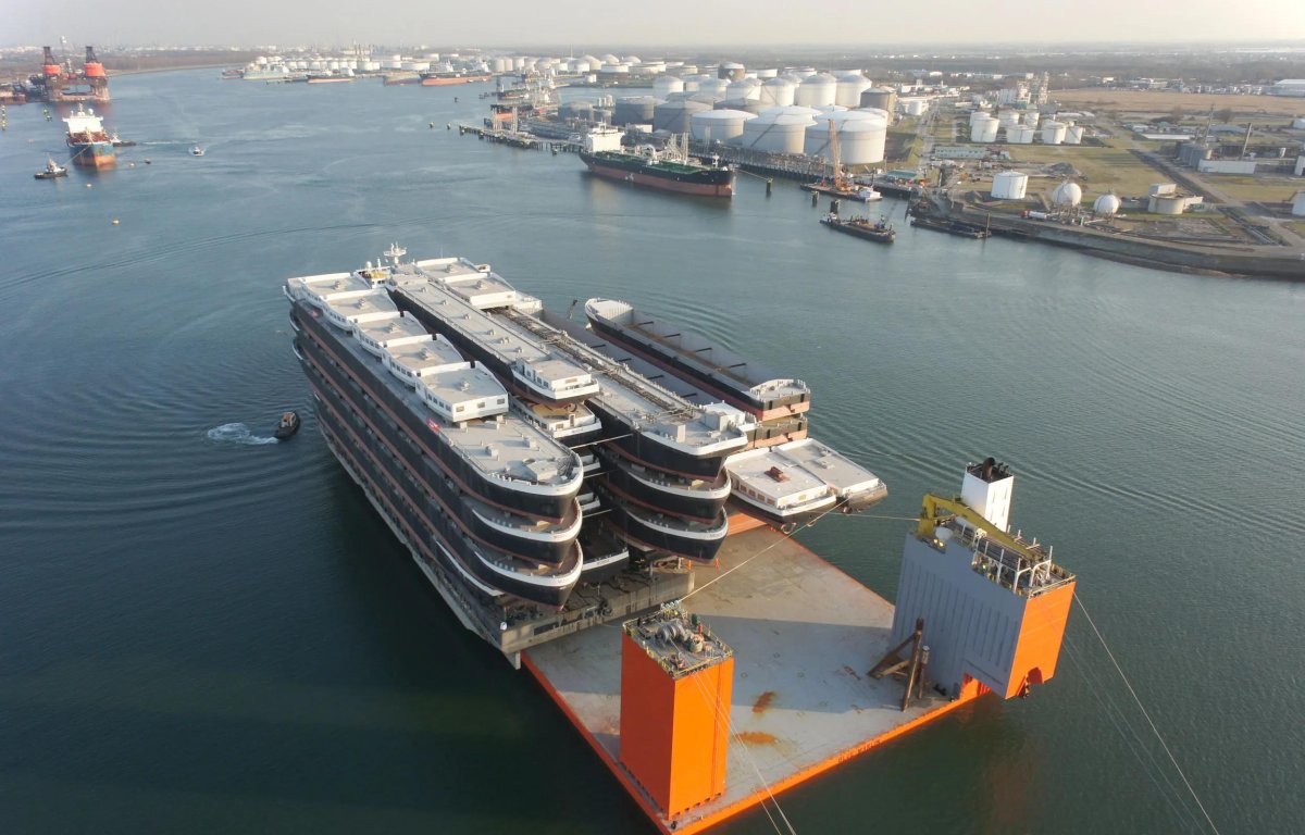 Судно Blue Marlin («голубой Марлин»)