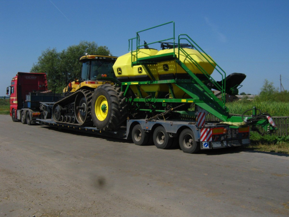 John Deere гусеничный 220 негабарит
