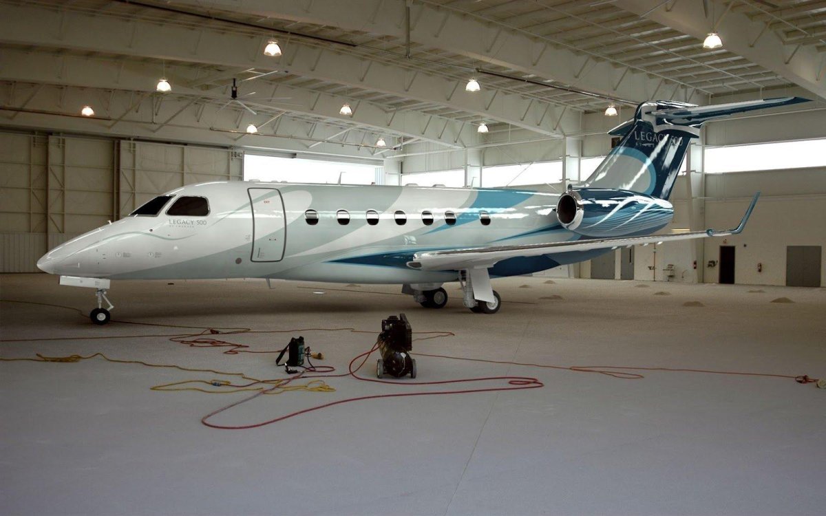 Самолет Legacy 500