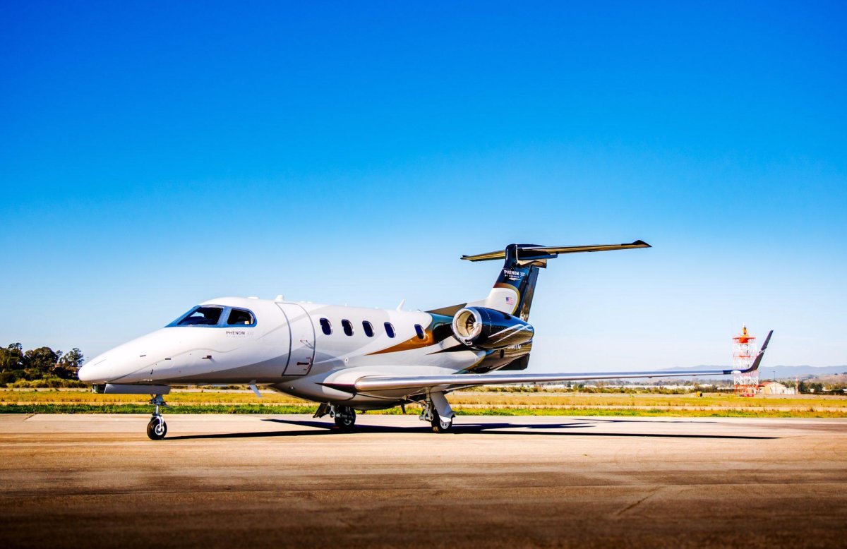 Phenom 300 самолет