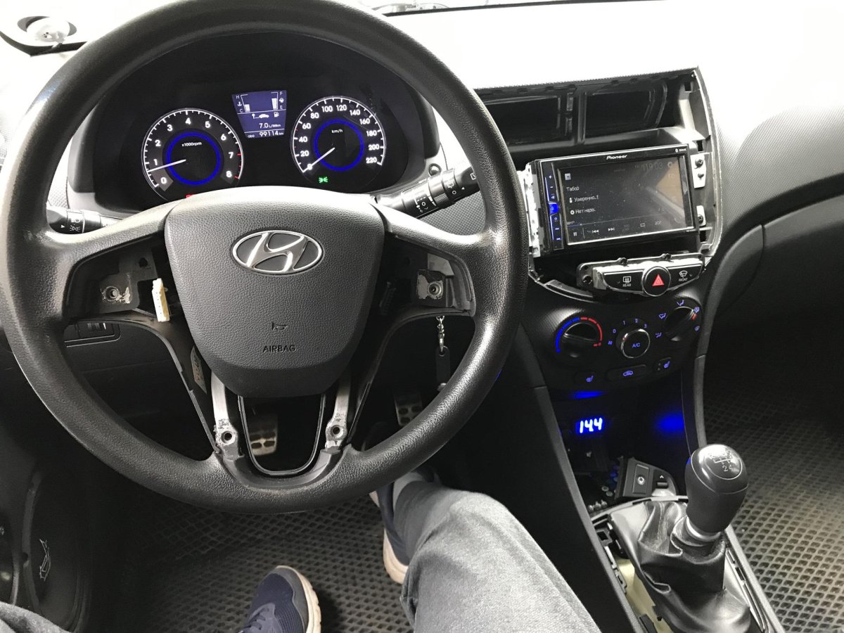 Солярис 1 хэтчбек салон