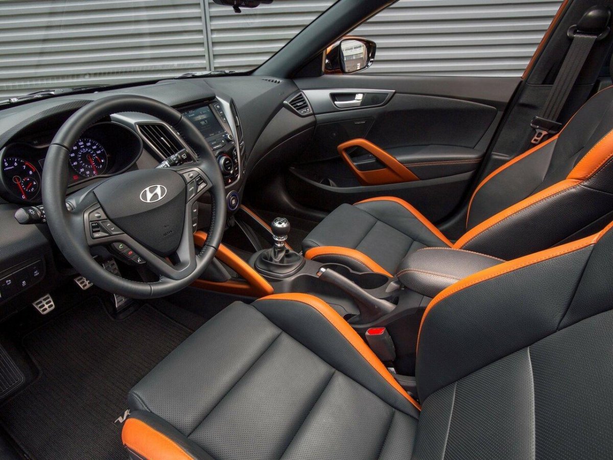 Hyundai Veloster 2021 салон