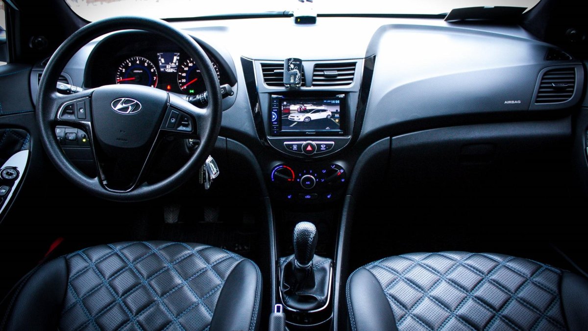 Hyundai Solaris 2014 седан салон