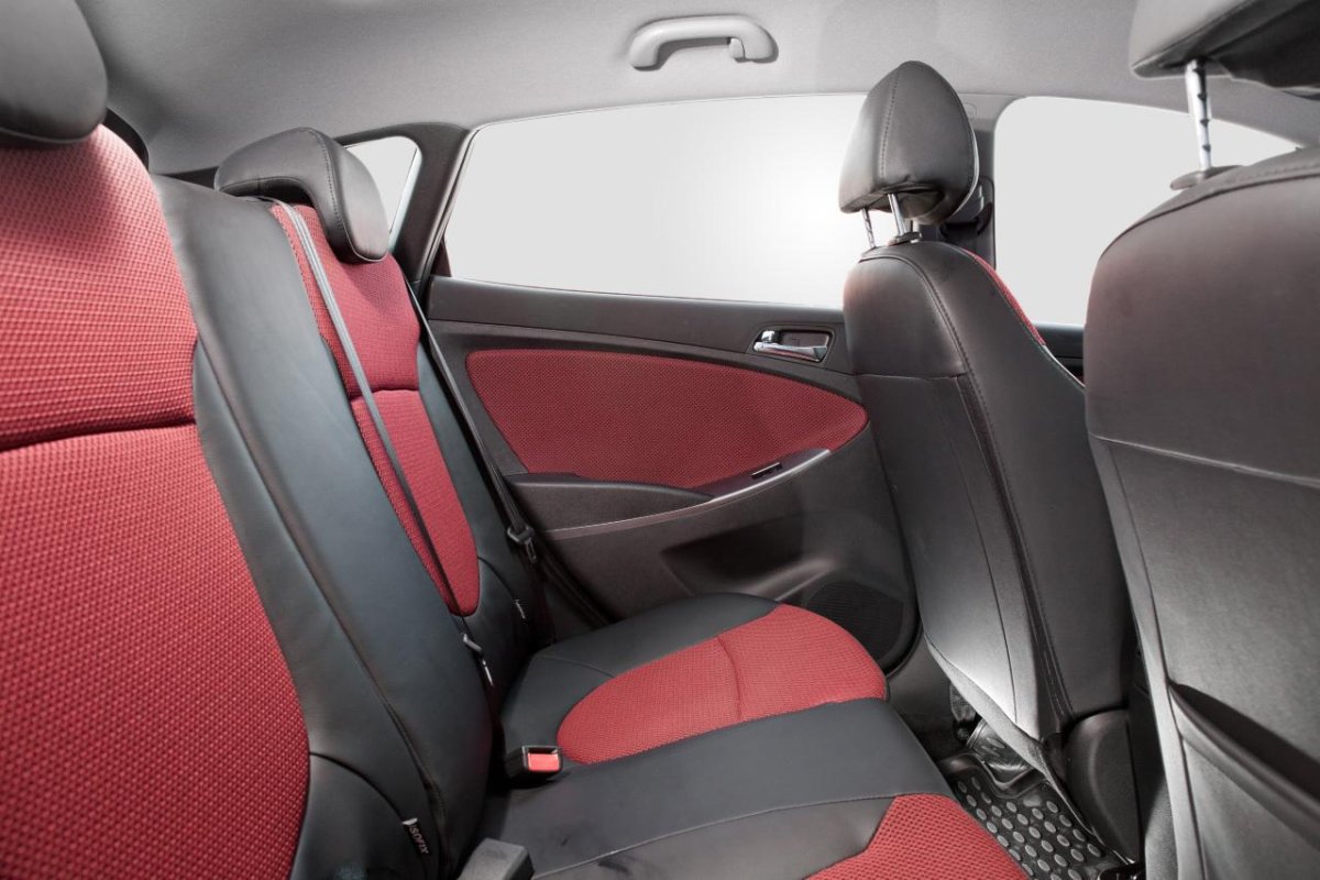 Хендай Солярис салон сзади