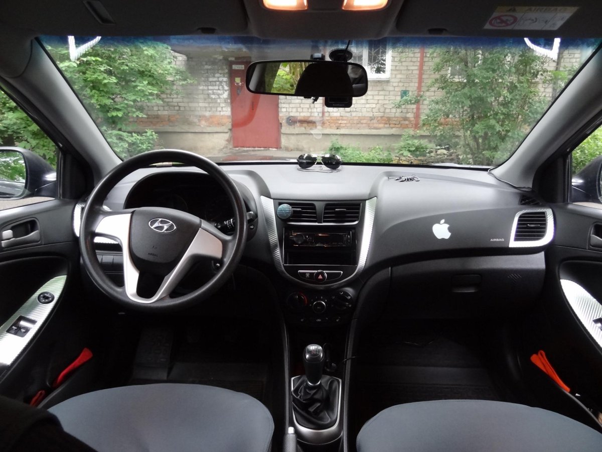 Hyundai Solaris 2015