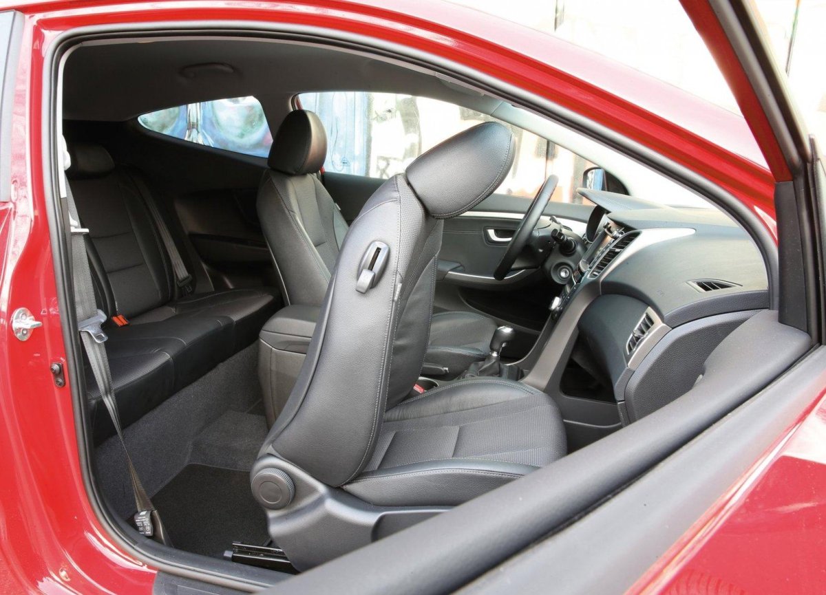 Хендай i30 хэтчбек салон