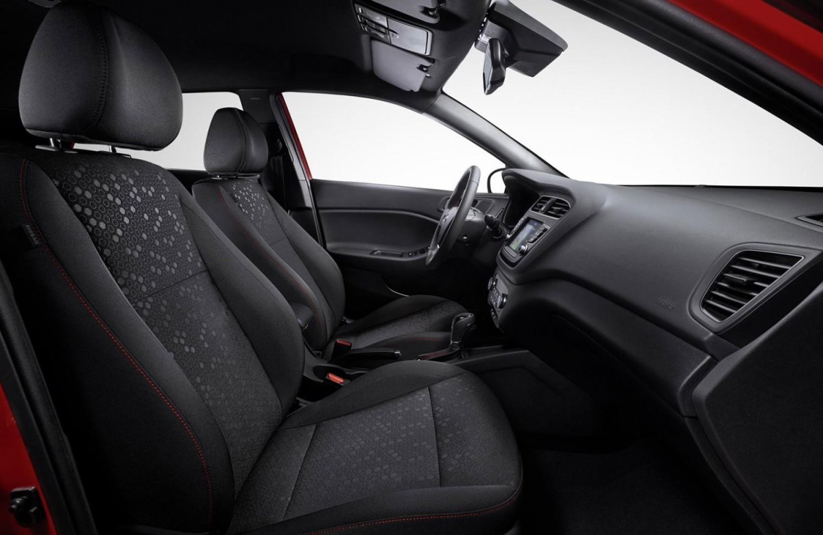 Hyundai i20 салон