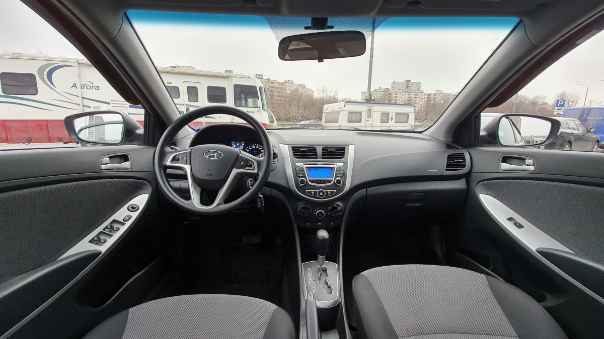 Hyundai Solaris 2013 салон