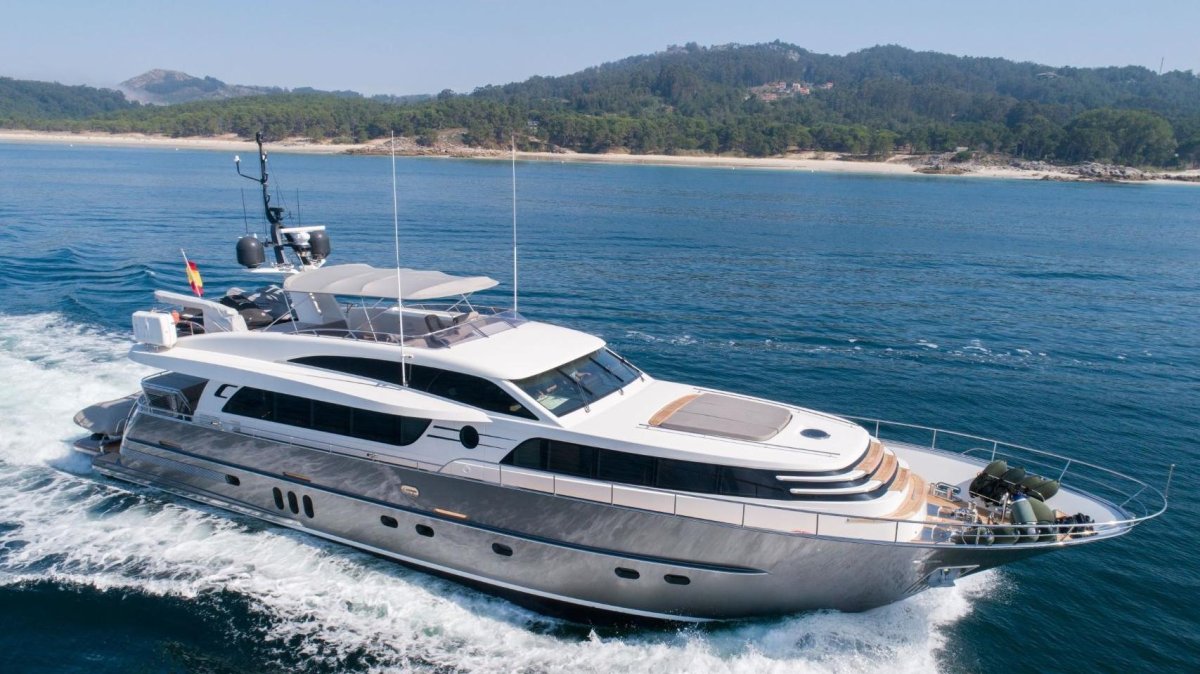 Van der Valk яхта