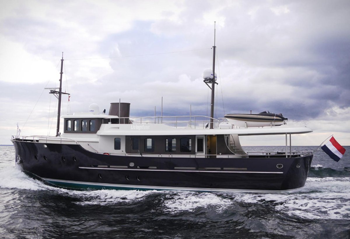 Голландские моторные яхты водоизмещающие