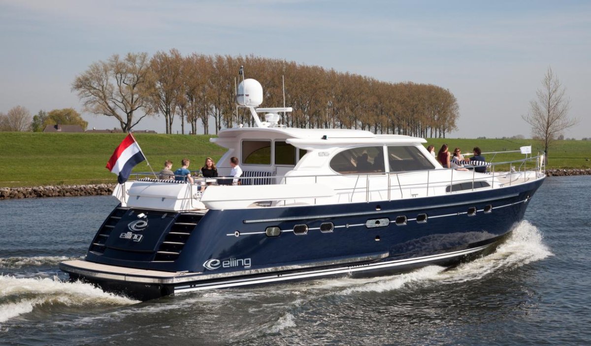Моторная яхта Elling e6