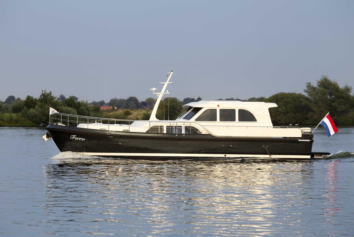 Моторная яхта Linssen Grand sturdy 470