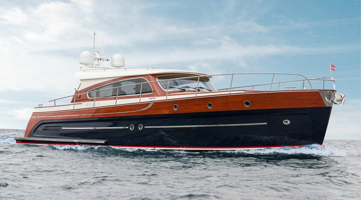 Моторные яхты Конрад Классик 68