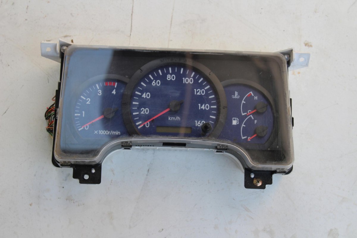 Митсубиси Кантер спидометр