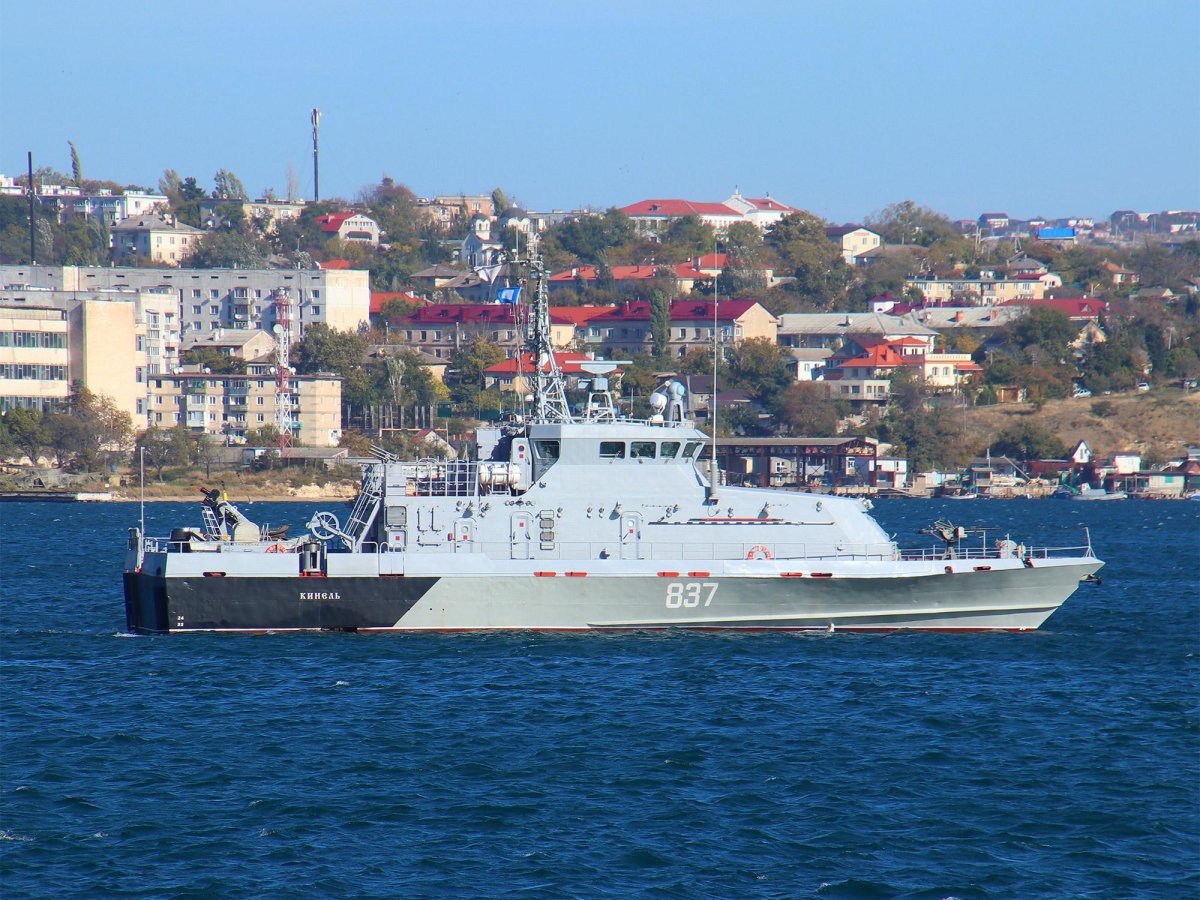 Противодиверсионный катер нахимовец