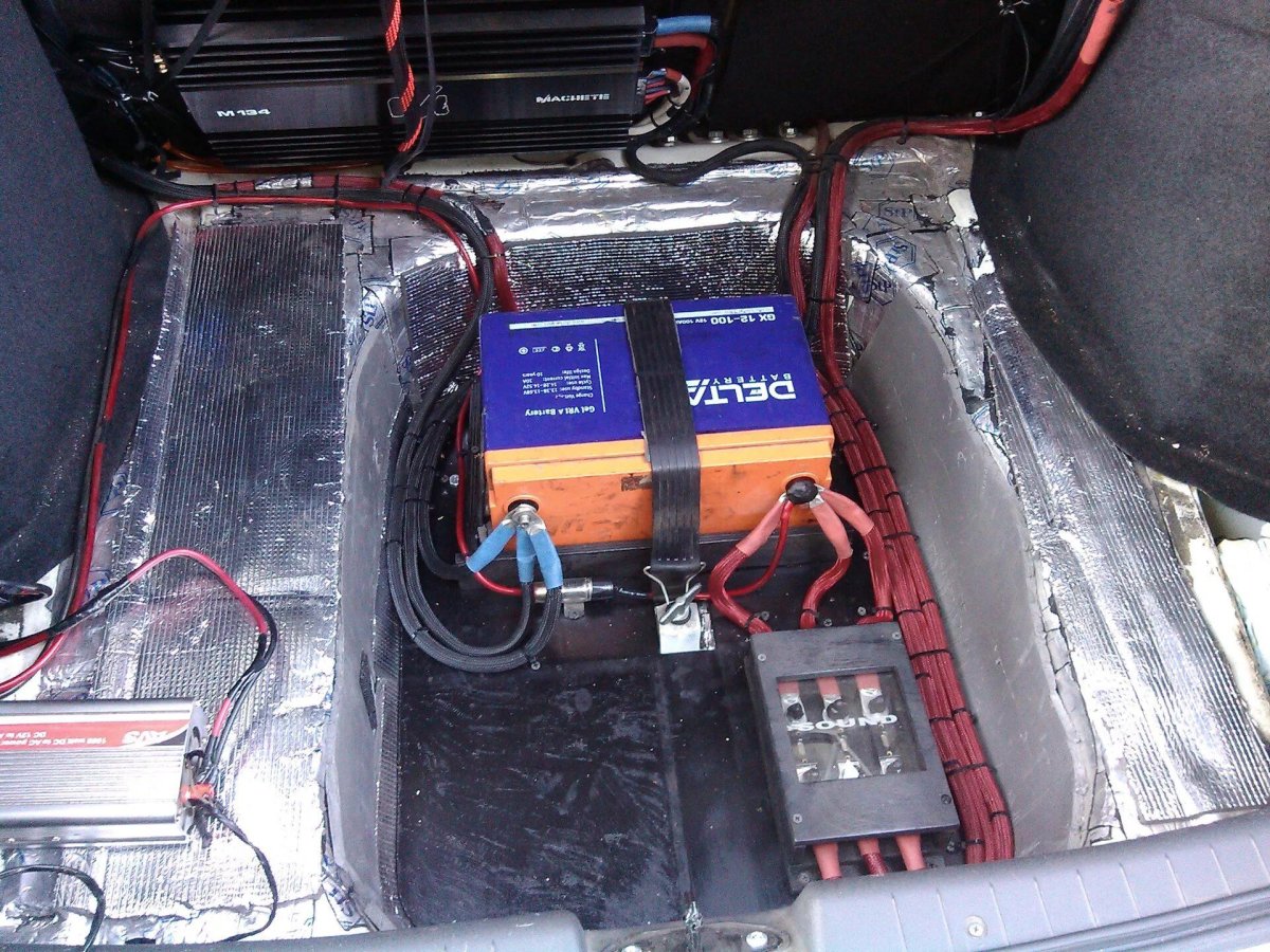 Дополнительный аккумулятор в багажник ВАЗ 2115