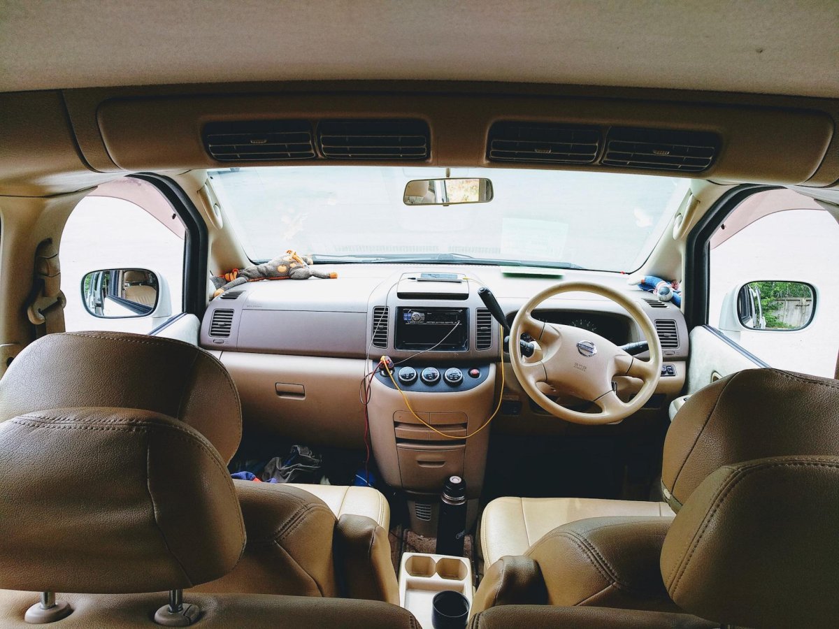 Nissan Serena 2002 салон