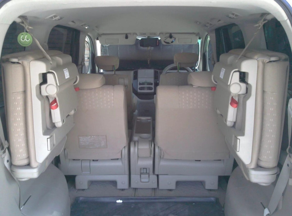 Ниссан Серена с25