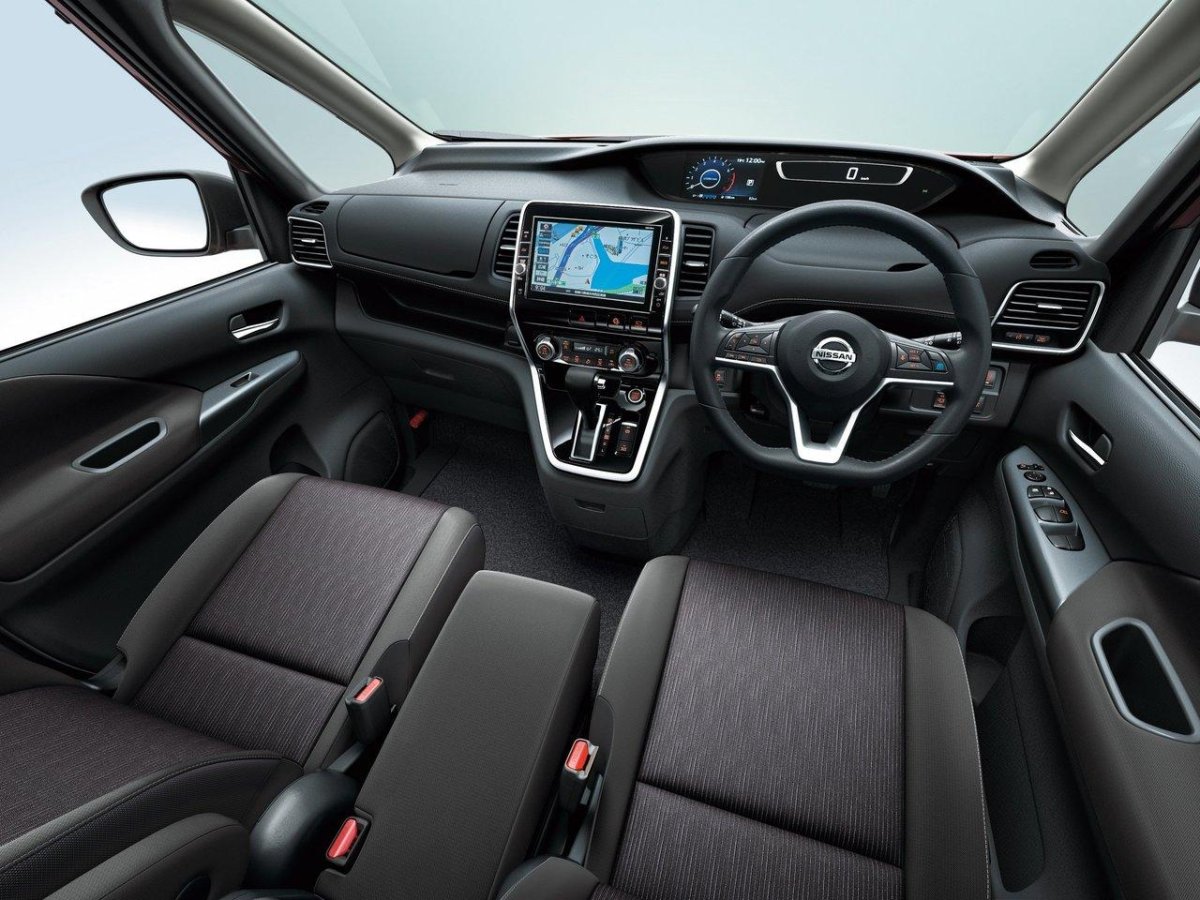 Ниссан Серена 2017