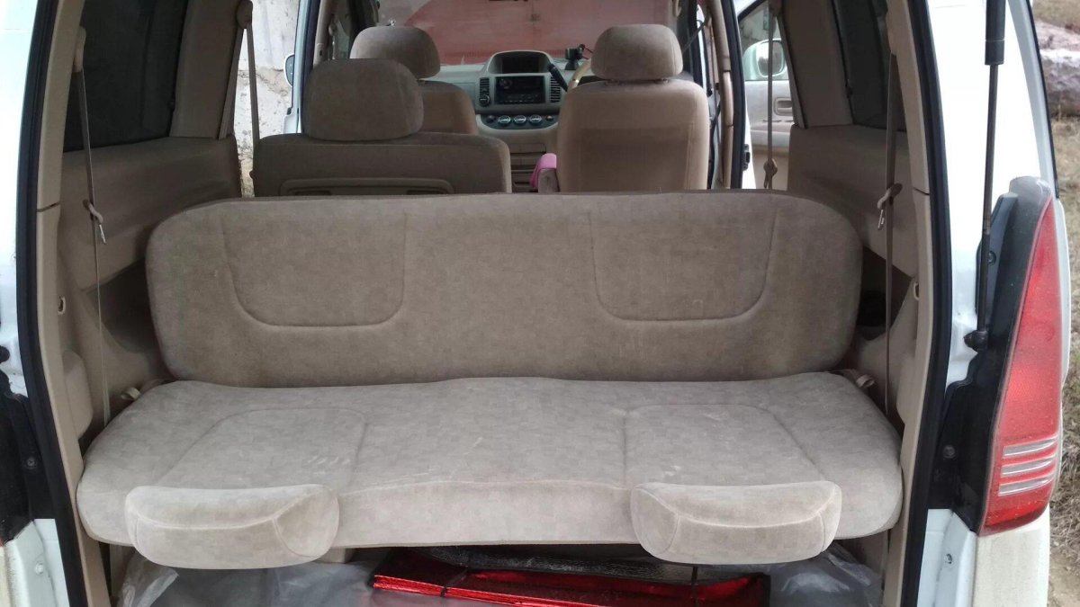 Ниссан Серена 2003 салон