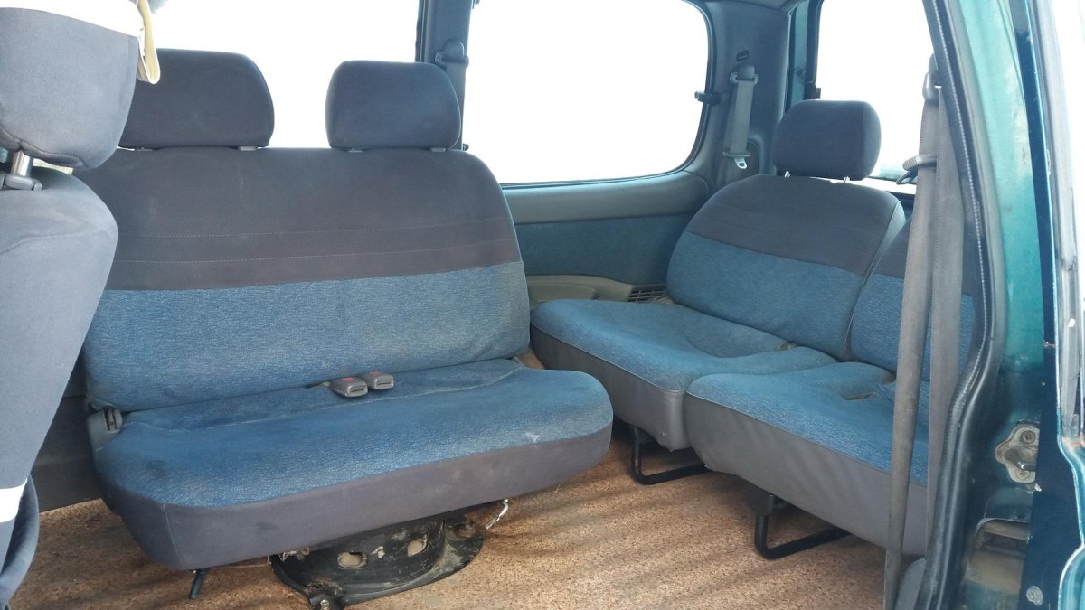 Nissan Serena c23 салон