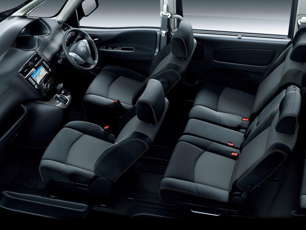 Ниссан Серена с26 салон