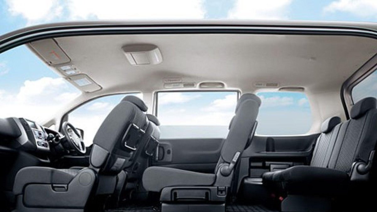 Nissan Serena 2006 салон