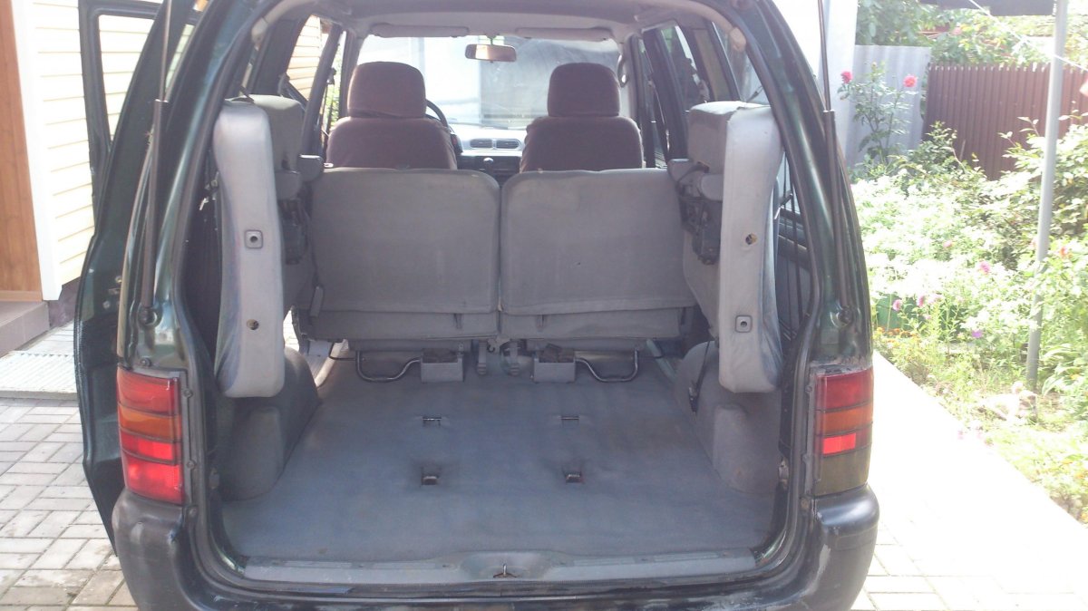 Nissan Serena 1997