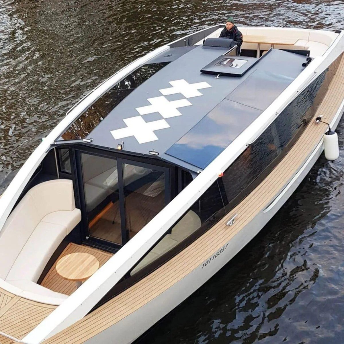 Яхта Амстердам Санкт-Петербург