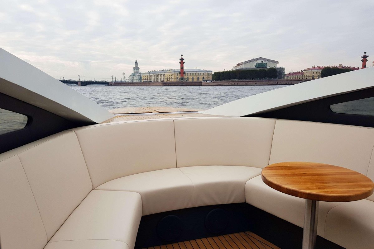 Яхта Амстердам