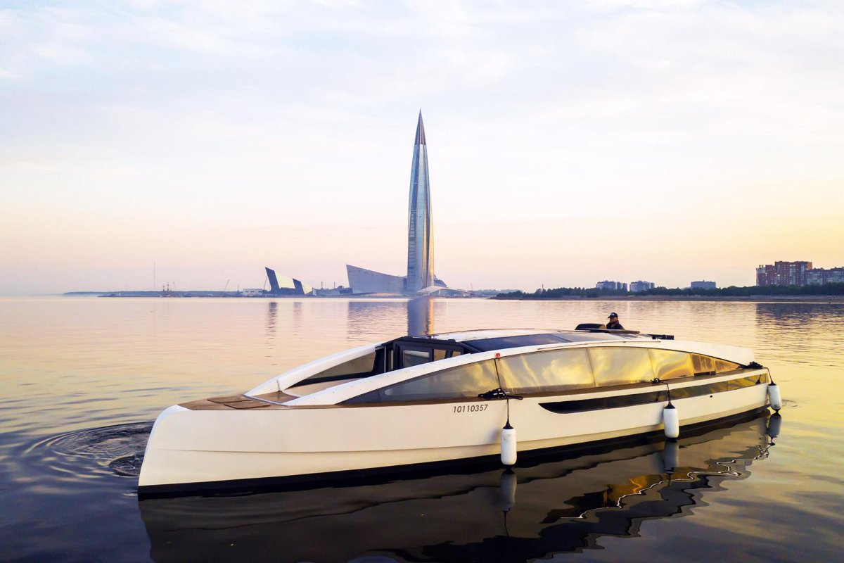 Яхта Амстердам СПБ