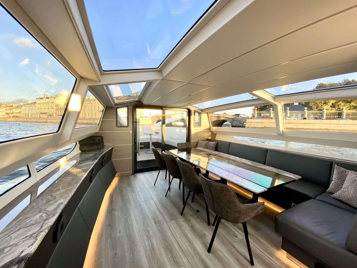 Яхта Амстердам СПБ