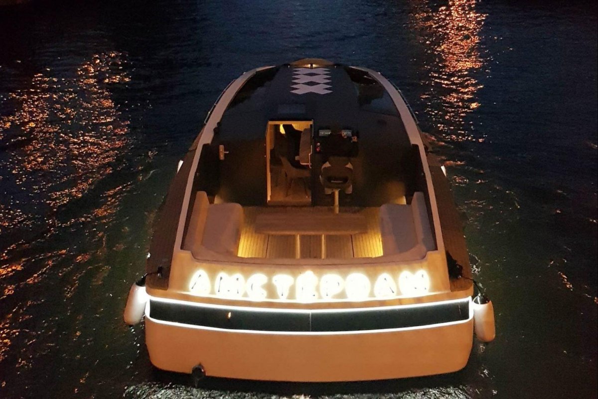 Лодка Амстердам Питер