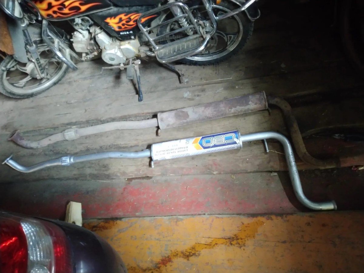 Прогорел в приоре резонатор