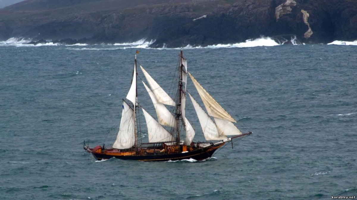 Бригантина Трес омбрес